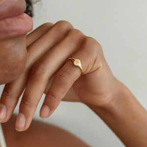 Mini Oval Signet Ring