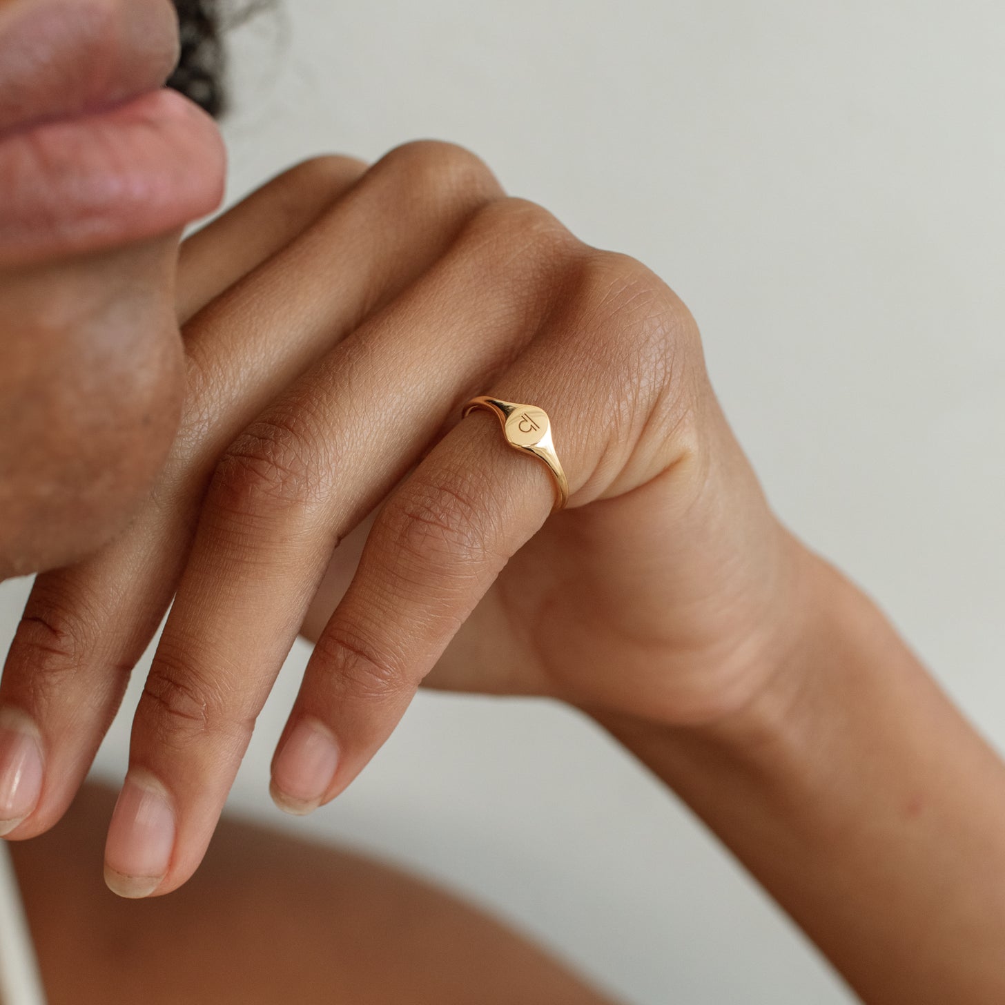 Mini Oval Signet Ring
