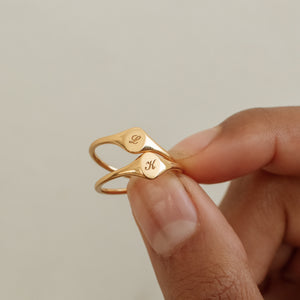 Mini Oval Signet Ring