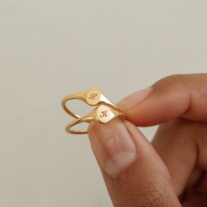 files/Grace_Personalized_Mini_Oval_Signet_Ring-4.jpg